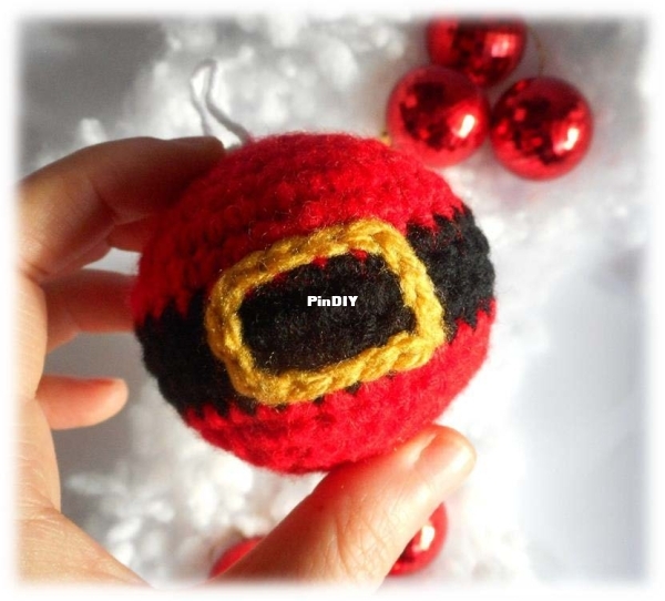 Christmas_Ornaments_by_Yum_Yarn.jpg