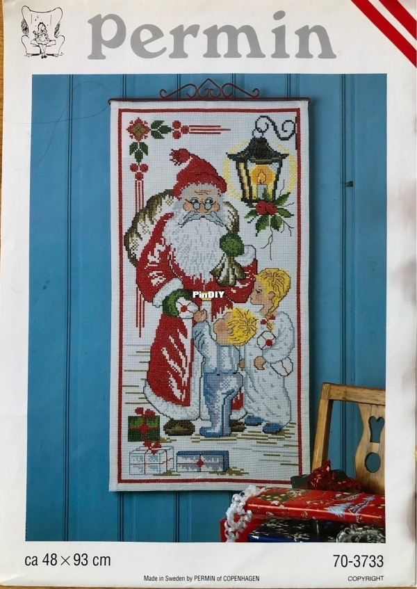 Pe 70-3733 santa visits children.jpg