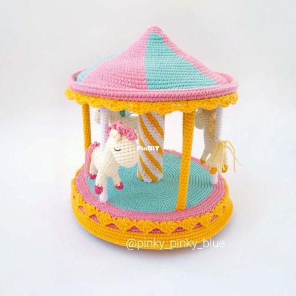 Pinky Pinky Blue - Nadejda Khegay - Merry-go-round_unlocked.jpg