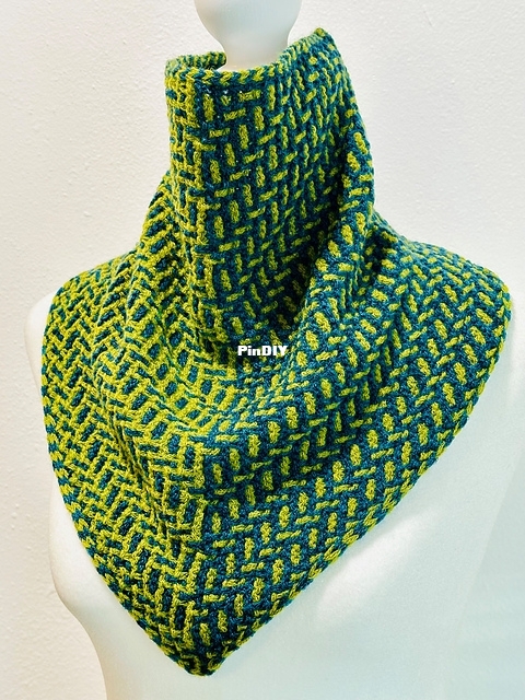 Mirage Herringbone Cowl1.jpg