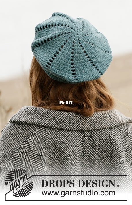 Green Gables-beret_and_neck_warmer2.jpg