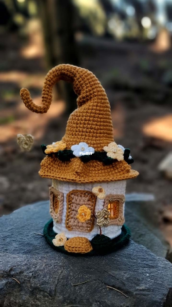 Lilia Levchukk - Magical Houses.jpg