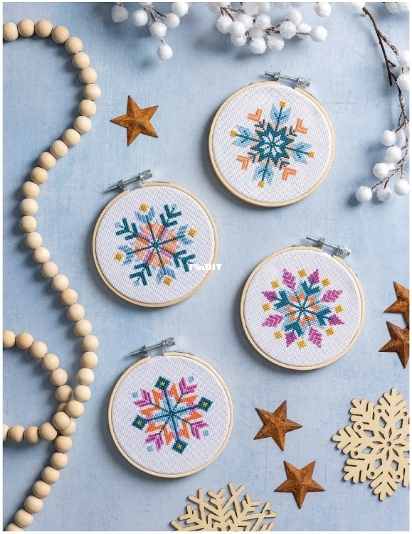 EC Merry Stitchmas - Let It Snow.jpg