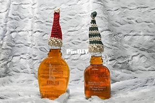 Mini_Stocking_Caps_free_crochet_pattern_by_Underground_Crafter_1_small2.jpeg