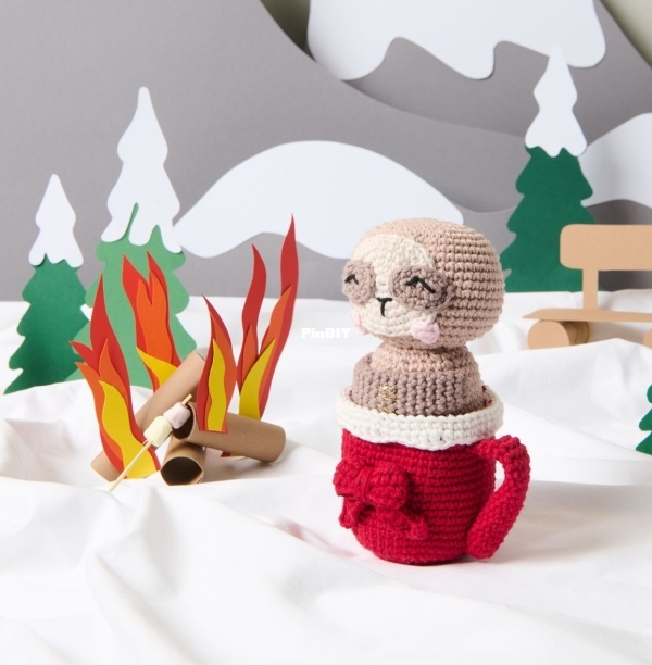 Rico Design - Ricorumi - Cara Creations - Cara Engwerda - Skyla the Sleepy Sloth_01.jpg