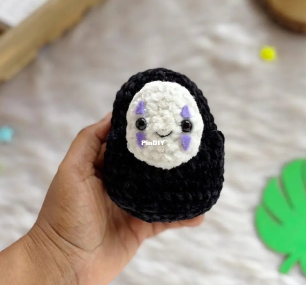 A Little Love Everyday - Paint It Colorful - Anitha Domacin - No Face amigurumi_01.jpg