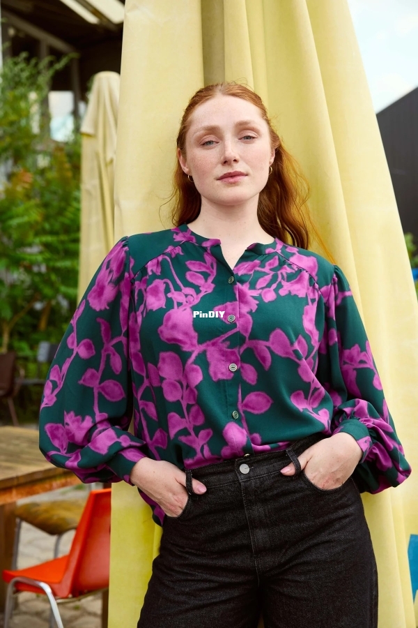 Buy_the_Alexa_Blouse_sewing_pattern_from_Atelier_Jupe_on_The_Fold_Line.jpg