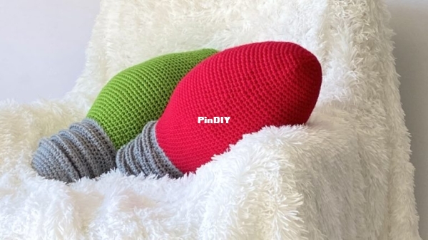 HolidayLightsAccentPillow16x9-768x432.jpeg