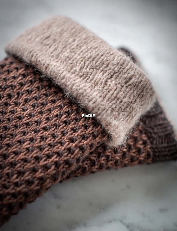 SnuggleSocks_04_small_f9903115-17d6-484f-b208-94889c0a4514_783x1024.jpg
