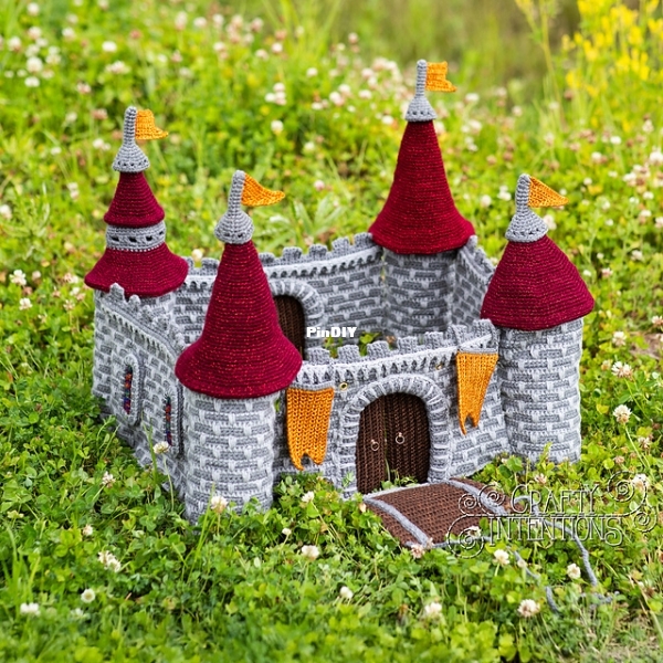Large_Castle_Thumbnail_Ravelry_medium2_jpg.jpg
