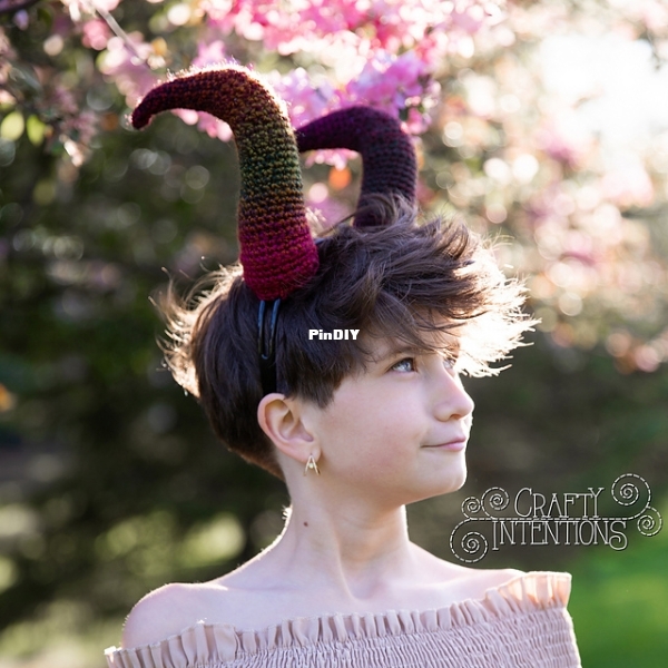 Savannah_Horns_Set_8_for_Ravelry_Listing_Front_Photo_medium2_jpg.jpg