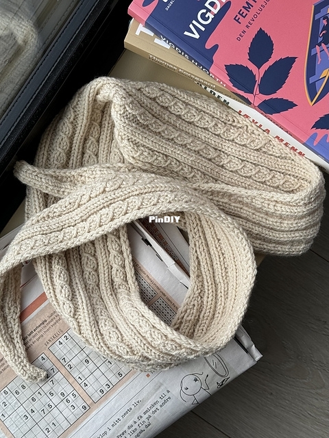 Thelma Scarf 2.jpg