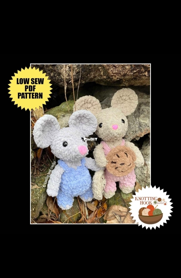 Knotting Hooks Mouse In Overalls