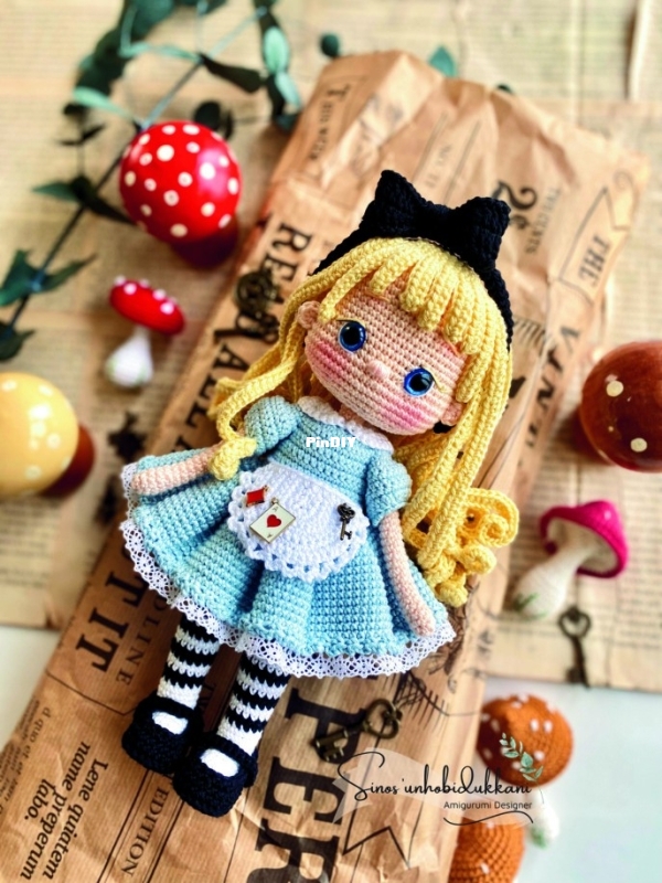 Sinosun hobi dukkani - Sinem Kaya Sac - Alice Doll - English