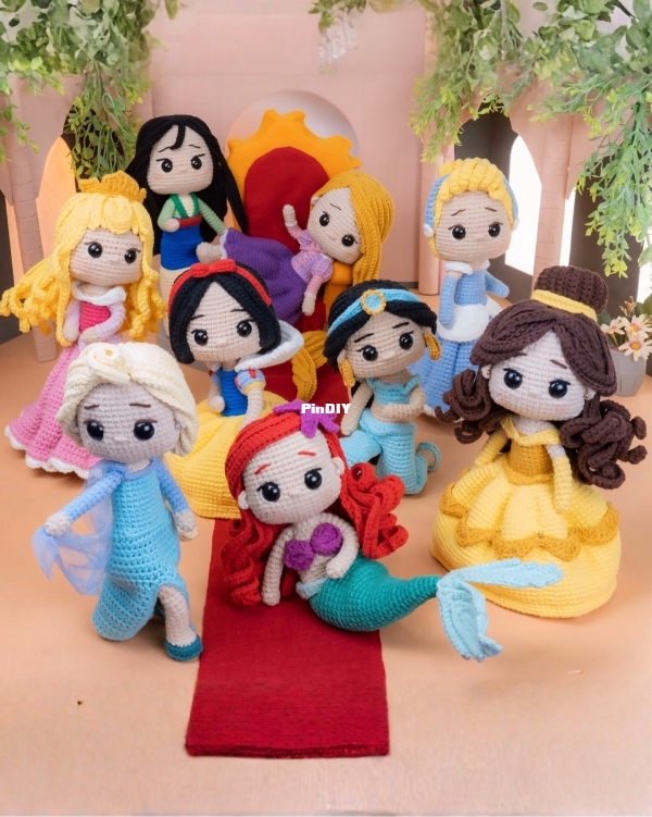 Caco Amigurumi - Juliana Sanches - Princesas Pop - Jasmine, Mulan, Cinderela, Elsa, Ariel, Rapunzel, ...