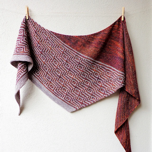 Mosaic_shawl_for_Malabrigo_Book_01.1_small_medium2.webp