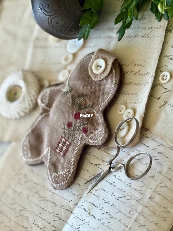 Gingerbread Man Sewing Book a.jpg