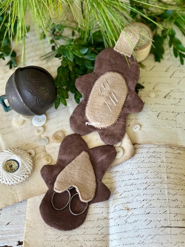 Gingerbread Man Sewing Book aa.jpg