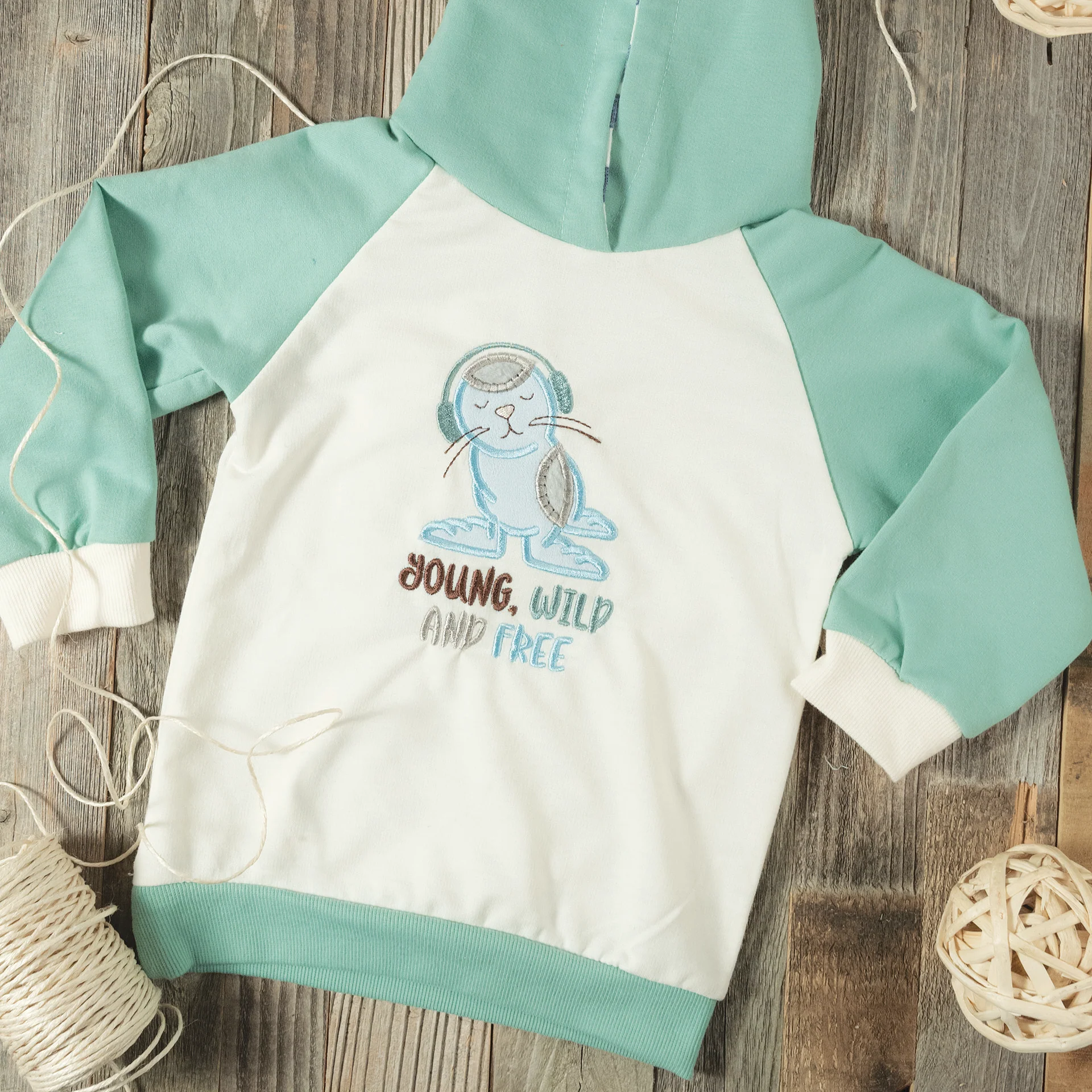 Photo-SweatshirtDetail.webp
