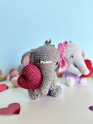 Sarah Dee Crochet - Sarah Prather - Sweet Pea Valentine - Free_01.jpeg