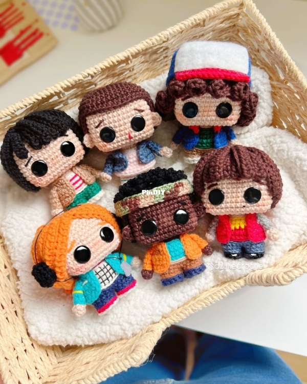 Azulie Croche- Viviane Larangeiras - Ebook Stranger Things 8.5cm - Portuguese