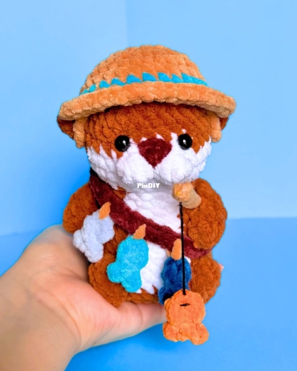 crochetedbylilas fishing otter.jpg
