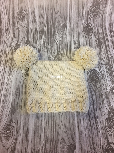 pom pom hat.jpeg