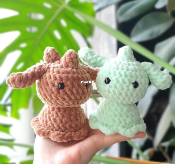 ghostkittycrochet gummymon and chocomon.jpg