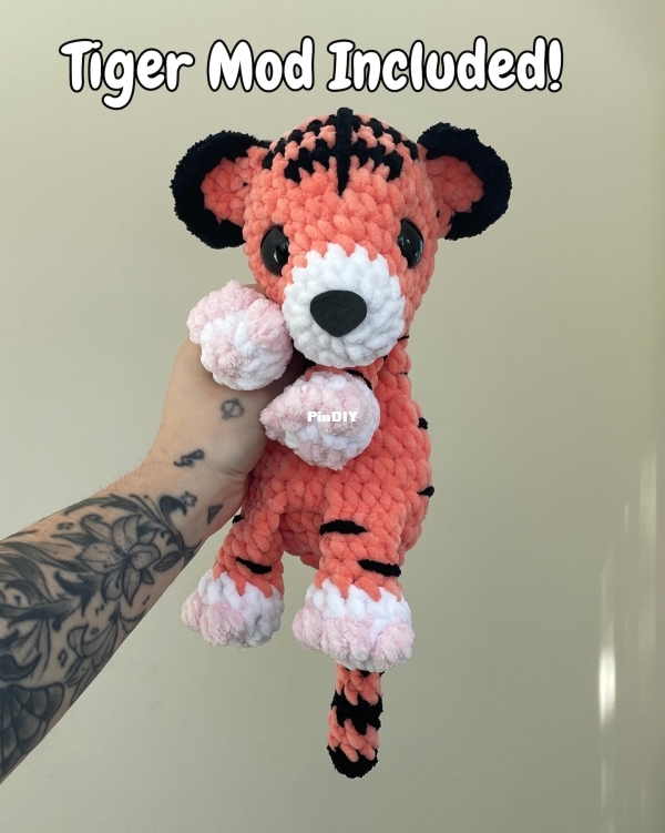 Zero Gravity Crochet - Katie Zavitz - 2in1 No Sew Lion & Tiger Snuggler_02.jpg