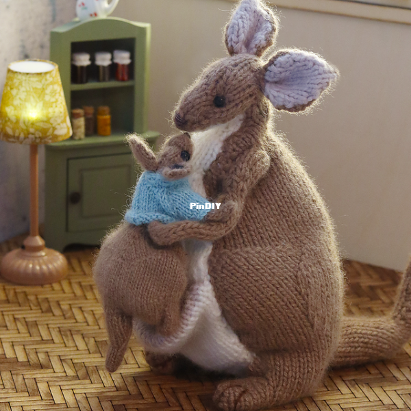 RAVKangaand_Roo1_medium2.png