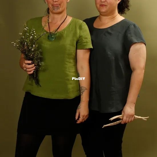 Marew-and-nicoletta_45d0b5b4-4f4f-4f18-8237-fd0694026c53_550x.jpg