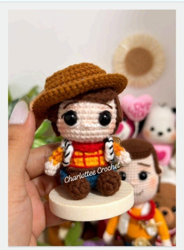 Charlottee Crochet - Susan Estefani Veliz - Minni Woody - Spanish