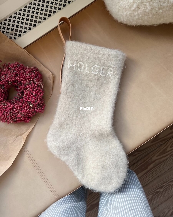 Christmas Stocking - PetiteKnit.jpeg