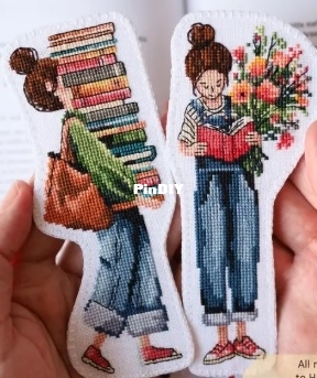 girl bookmarkt.jpg