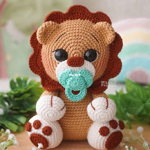 Atelie Floraqua - Manuela Oberg - Bebe Leão - Baby Lion - Portuguese