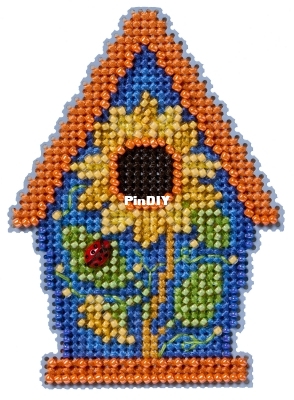 MH18-2615 Painted Birdhouse.jpg