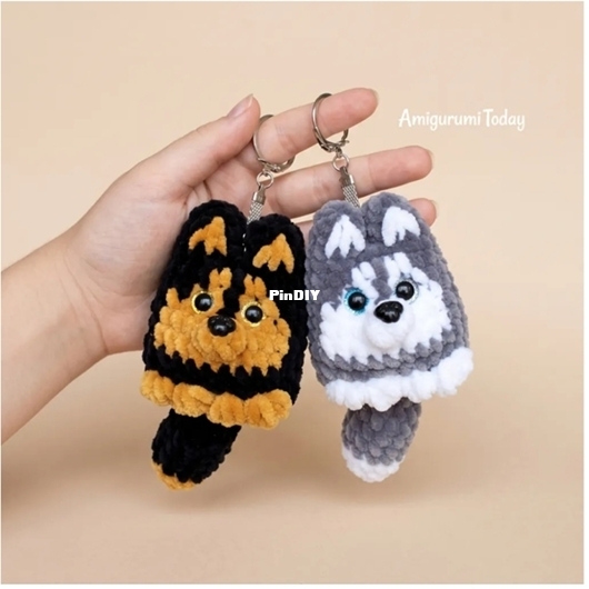 HuskyAndGermanShepperd Keychain.jpeg