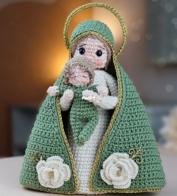 JuRibeiroCrochet - Ju Ribeiro - Mimos de Maria - Mãezinha do Céu 22cm - Portuguese