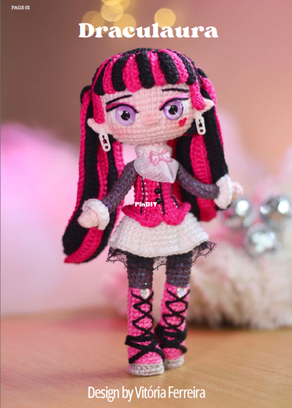 Amigurumis da Vit - Vitória Ferreira - Draculaura - English
