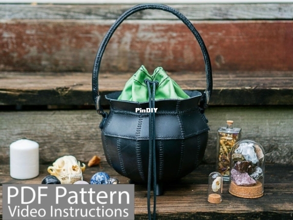 cauldron-purse-paintyee-001-thumbs.jpg