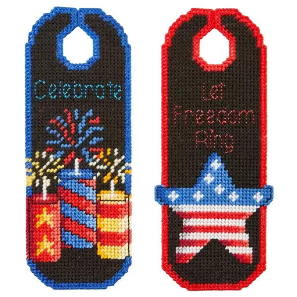 Celebrate Freedom Door Hanger Herrschners web.webp