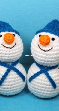 Bugburrypond - Laura Jaworski - Snowman Waiting for the Snow - Free