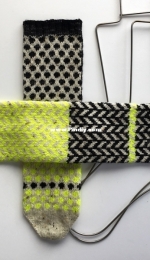 Tweed & Dot Socks by Chidori Hoheto-Free