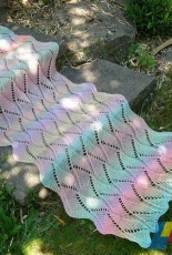 Upstairs Shawl by WollSchnegge-English,German-Free