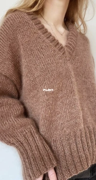 Sweater No. 14 V-Neck by Louise Rasmussen - My Favourite Things - Norwegian