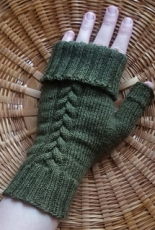 The Crafters Whim - Braid Cable Mitts