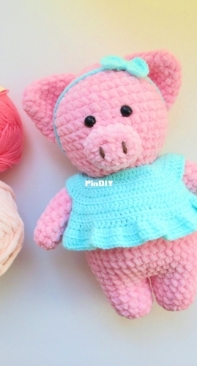 Victoria Crocheting - April Knit Crocheting - Maria - Pig