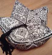 Kincavel Krosses - Blackwork Biscornu