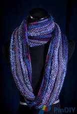 Moebius Cowl by Kimberly Perkins-Free