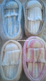 Alison Murray - Angel Crib with Blanket, Pillow and Mattress - Free